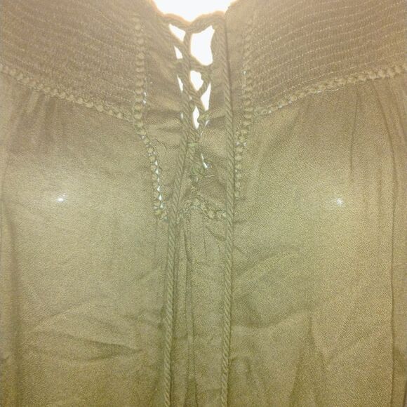 Paper Crane Green Sleeveless Tie Front Blouse - Picture 9 of 16